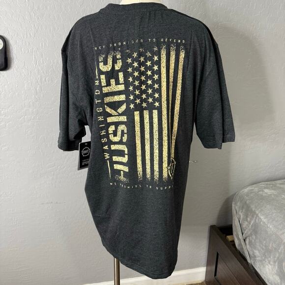 Men's Colosseum Heathered Black Washington Huskies Military Appreciation Flag - Picture 3 of 6